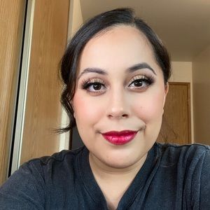 Meet your Posher, Adriana